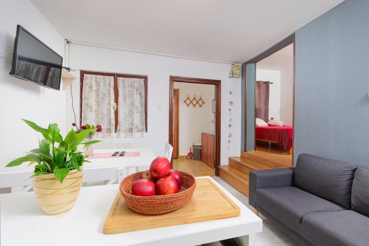 Apartment Adriana On Peaceful Location With Pool Pula Bagian luar foto
