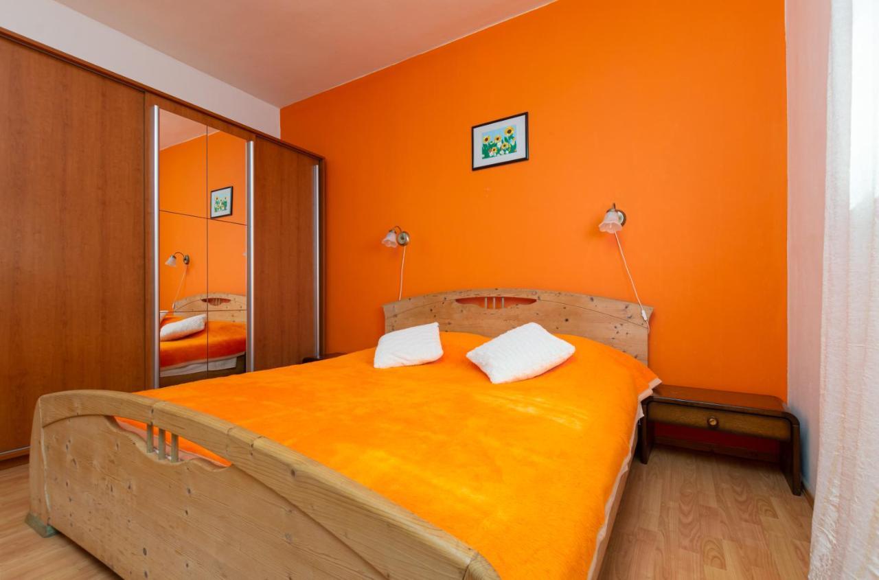 Apartment Adriana On Peaceful Location With Pool Pula Bagian luar foto