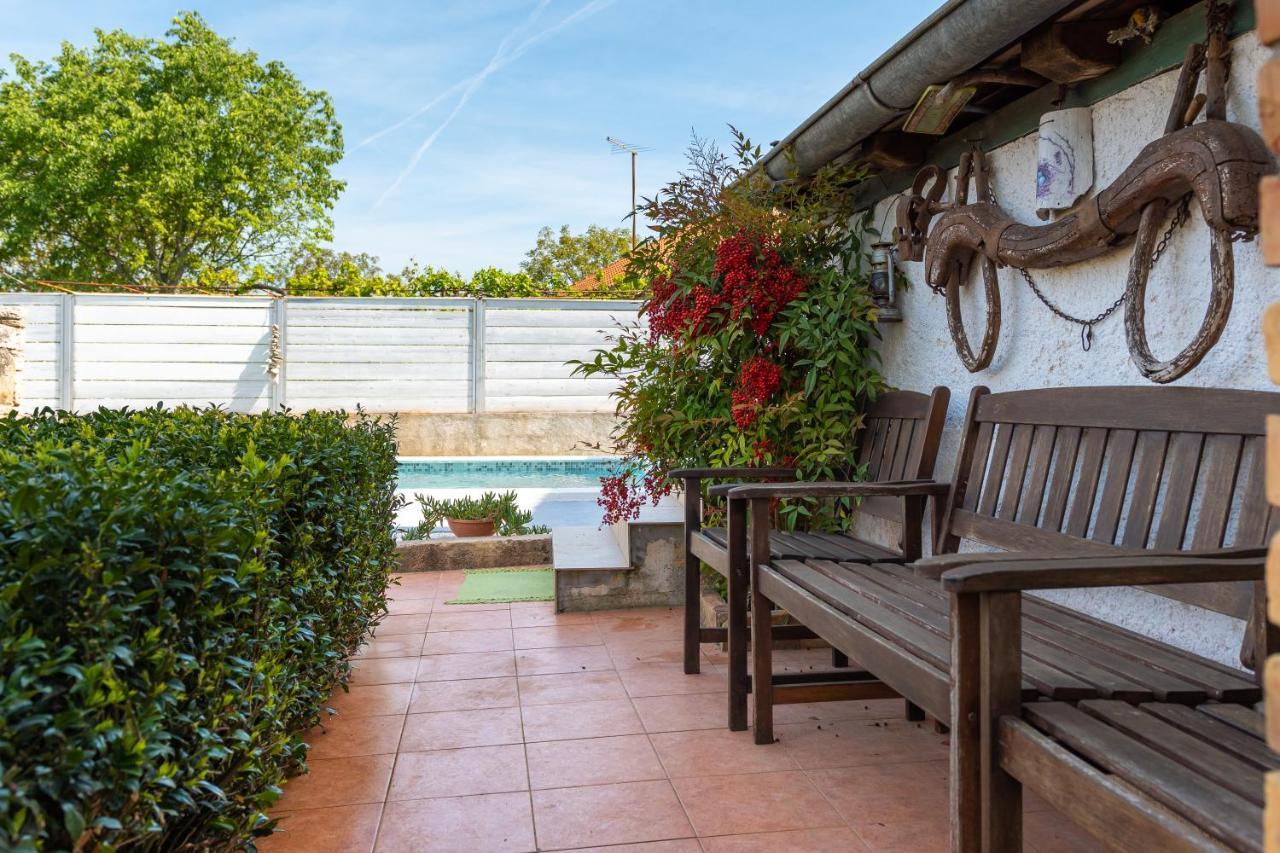 Apartment Adriana On Peaceful Location With Pool Pula Bagian luar foto